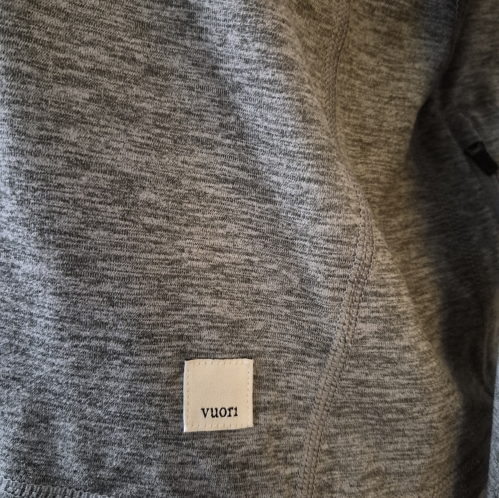 Vuori Crescent 1/4 Zip Cropped Pullover Gray - S - Picture 6 of 12